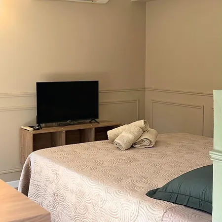 Appartamento A Casa Rosa Omessa